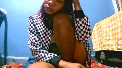 YummyEmma live cam on Cam4