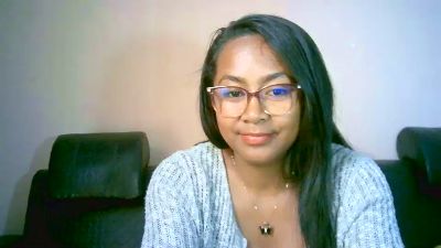 Yummy_sitraka live cam on Cam4