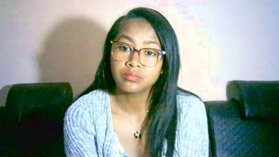 Yummy_sitraka live cam on Cam4
