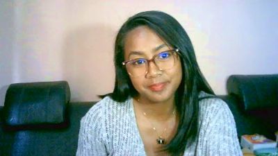 Yummy_sitraka live cam on Cam4
