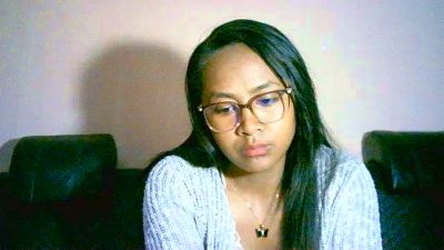 Yummy_sitraka live cam on Cam4
