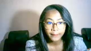 Yummy_sitraka live cam on Cam4