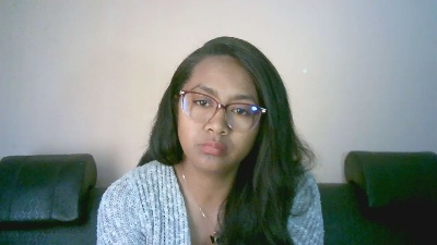 Yummy_sitraka live cam on Cam4