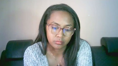 Yummy_sitraka live cam on Cam4