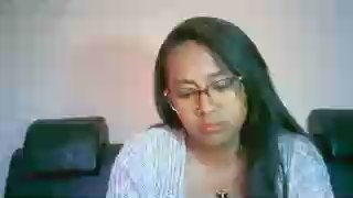 Yummy_sitraka live cam on Cam4