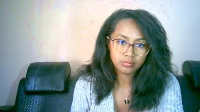 Yummy_sitraka live cam on Cam4