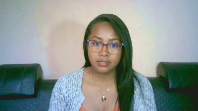 Yummy_sitraka live cam on Cam4