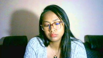 Yummy_sitraka live cam on Cam4