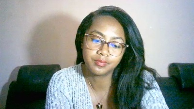 Yummy_sitraka live cam on Cam4