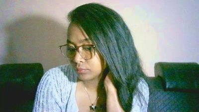 Yummy_sitraka live cam on Cam4