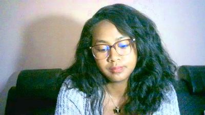 Yummy_sitraka live cam on Cam4