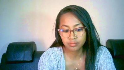 Yummy_sitraka live cam on Cam4