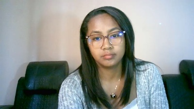 Yummy_sitraka live cam on Cam4