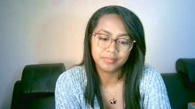 Yummy_sitraka live cam on Cam4