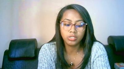 Yummy_sitraka live cam on Cam4