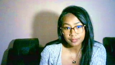 Yummy_sitraka live cam on Cam4