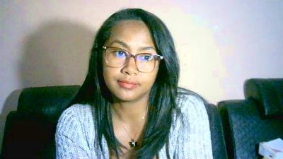 Yummy_sitraka live cam on Cam4