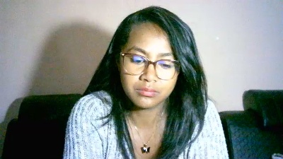 Yummy_sitraka live cam on Cam4