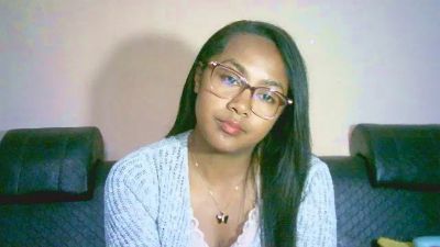 Yummy_sitraka live cam on Cam4