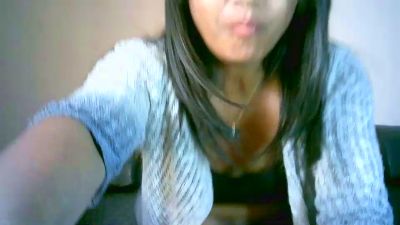 Yummy_sitraka live cam on Cam4