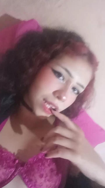 Yummye666 live cam on Cam4