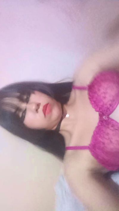 Yummye666 live cam on Cam4