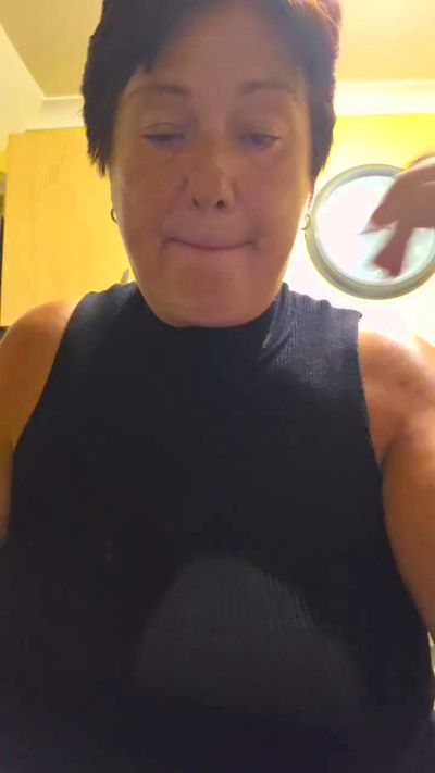 Yummymummy live cam on Cam4