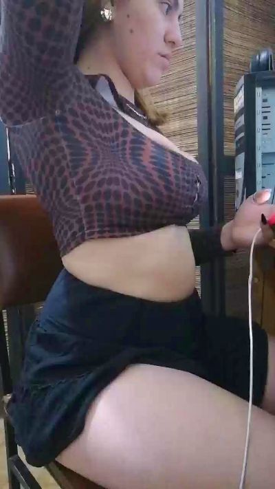 Yunicosaka live cam on Cam4