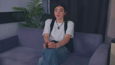 YuonneChaille webcam