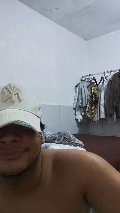 Yurx98 live cam on Cam4