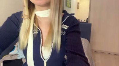 YvoneFly live cam on Cam4