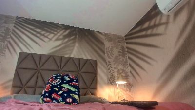 Yvonne_Collins live cam on Cam4
