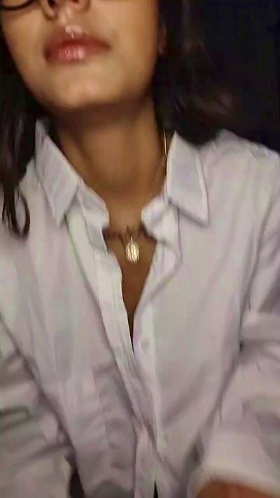 Yvonne_Collins live cam on Cam4