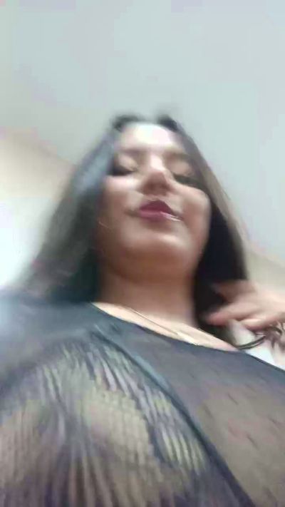 Yvonne_Collins live cam on Cam4
