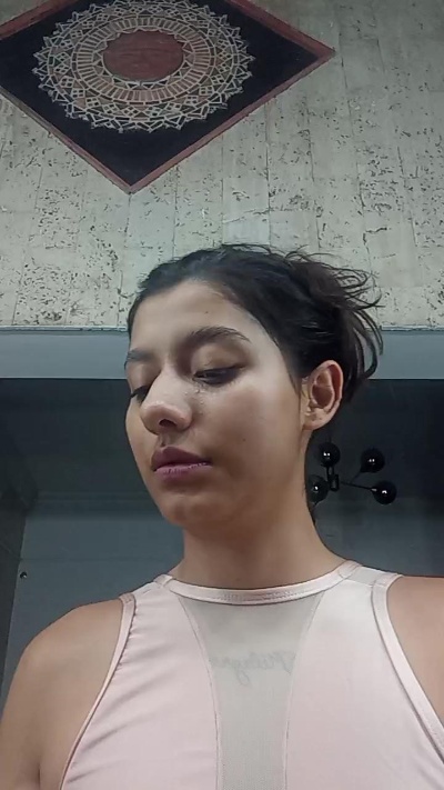 Yvonne_Collins live cam on Cam4