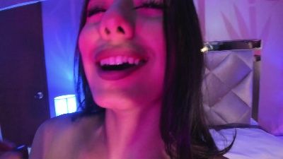 Yvonne_Collins live cam on Cam4