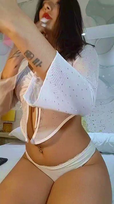 Yvonne_Collins live cam on Cam4