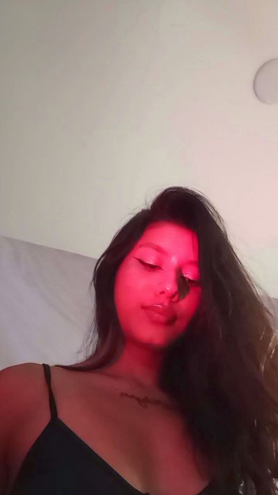 Yvonne_Collins live cam on Cam4