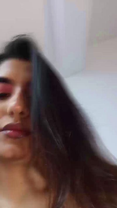 Yvonne_Collins live cam on Cam4