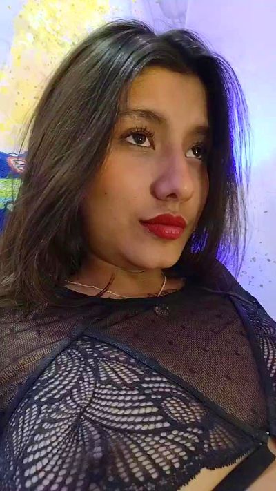 Yvonne_Collins live cam on Cam4
