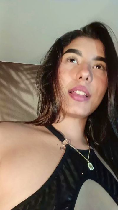 Yvonne_Collins live cam on Cam4