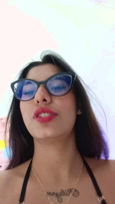 Yvonne_Collins live cam on Cam4