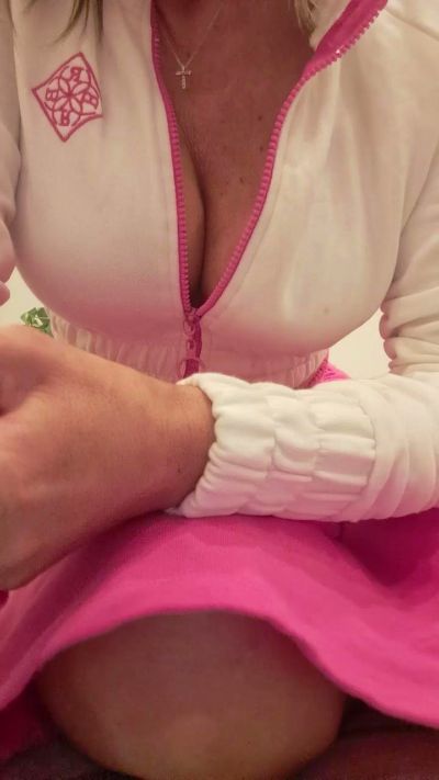 Ywett_Doll live cam on Cam4