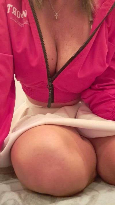 Ywett_Doll live cam on Cam4
