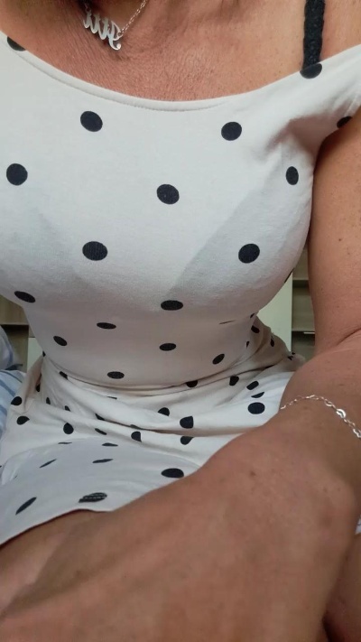 Ywett_Doll live cam on Cam4