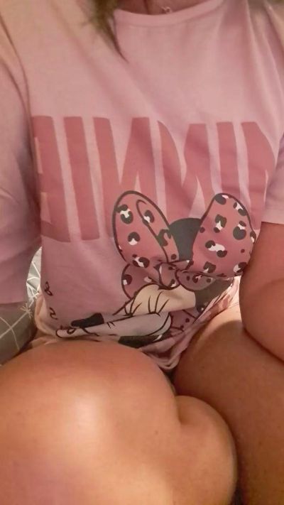 Ywett_Doll live cam on Cam4