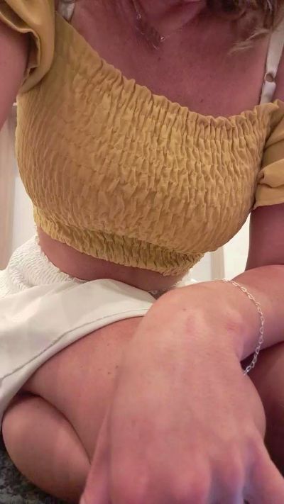 Ywett_Doll live cam on Cam4