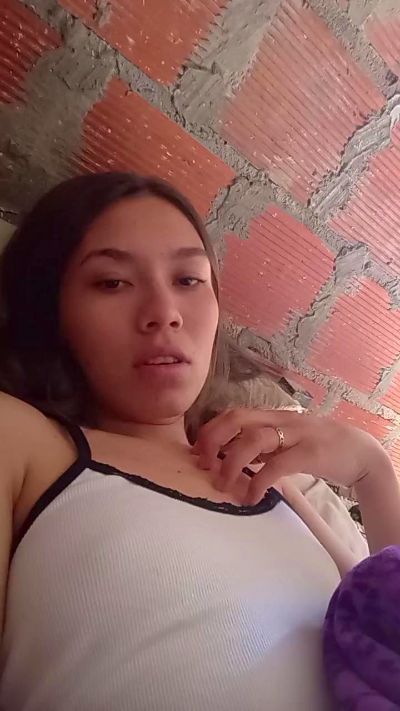 ZAIRA26 live cam on Cam4