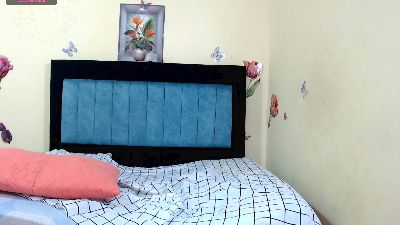 ZARAYXS live cam on Cam4