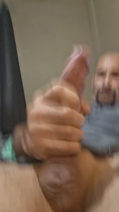ZILLA402 live cam on Cam4